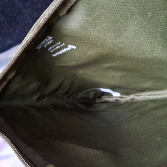 Shinola Detroit army green 6 X 8 bag - Picture 3 of 5